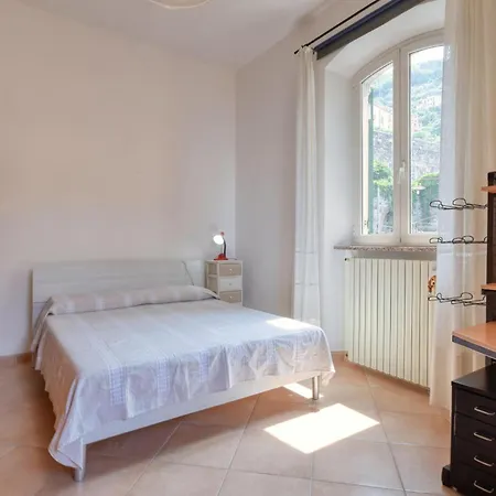 Hébergement de vacances 2 Bedroom Awesome In