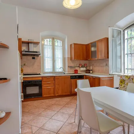 Stunning In With Kitchen * Camogli